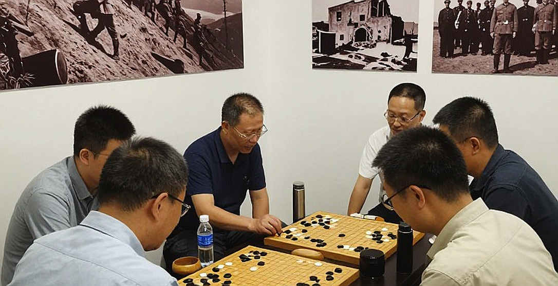 Gukesh ngồi bàn 4 ở Olympiad: quyết định của nhà vô địch hay bài toán của cả hệ thống Ấn Độ